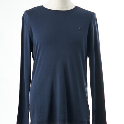 dizainerių drabužiai Tommy Hilfiger mados prekės firminiai rūbai išparduotuvė didmeninė prekyba pigūs rūbai drabužiai stock clothes wholesale outlet marškinėliai topai
