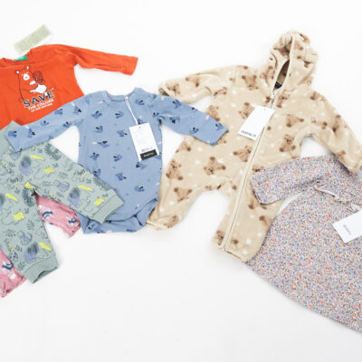 drabužiai vaikams daniški rūbai vaikams vaikiški rūbai striukės vaikams džinsai marškiniai šortai h&m vaikams firminiai rūbai išparduotuvė didmeninė prekyba pigūs rūbai drabužiai stock clothes wholesale outlet