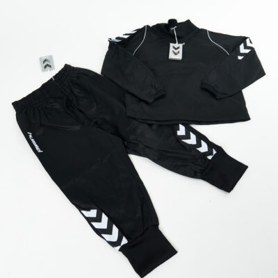 Hummel drabužiai vaikams vaikiški rūbai džemperiai kelnės marškiniai išparduotuvė didmeninė prekyba pigūs rūbai drabužiai stock clothes wholesale outlet