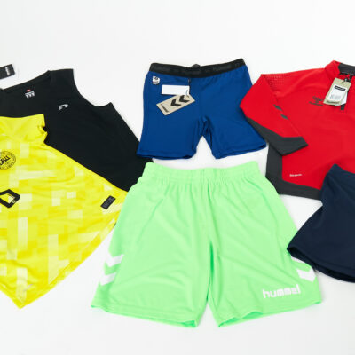 Hummel drabužiai vaikams vaikiški rūbai džemperiai kelnės marškiniai išparduotuvė didmeninė prekyba pigūs rūbai drabužiai stock clothes wholesale outlet