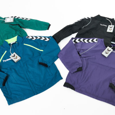 Hummel drabužiai vaikams vaikiški rūbai džemperiai kelnės marškiniai išparduotuvė didmeninė prekyba pigūs rūbai drabužiai stock clothes wholesale outlet